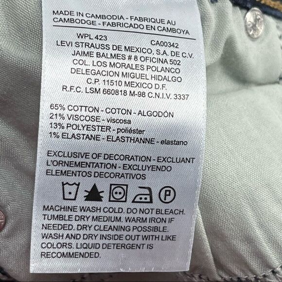 Levi’s Women’s Cropped Capri Jeans - Picture 5 of 7